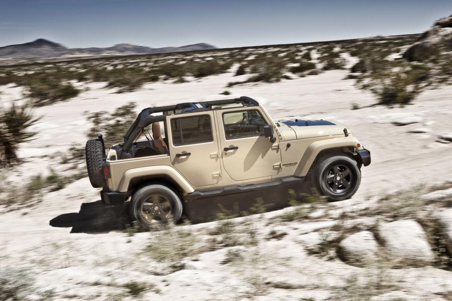 Jeep Wrangler Unlimited Mojave 2011 года  (фото 41 из 46)